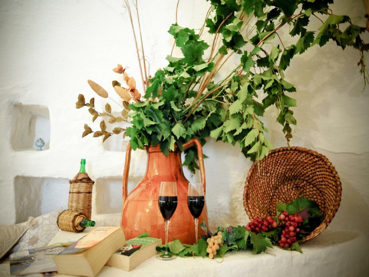 Trulli Di Nonna Palma Villa โลโกโรตอนโด ภายนอก รูปภาพ
