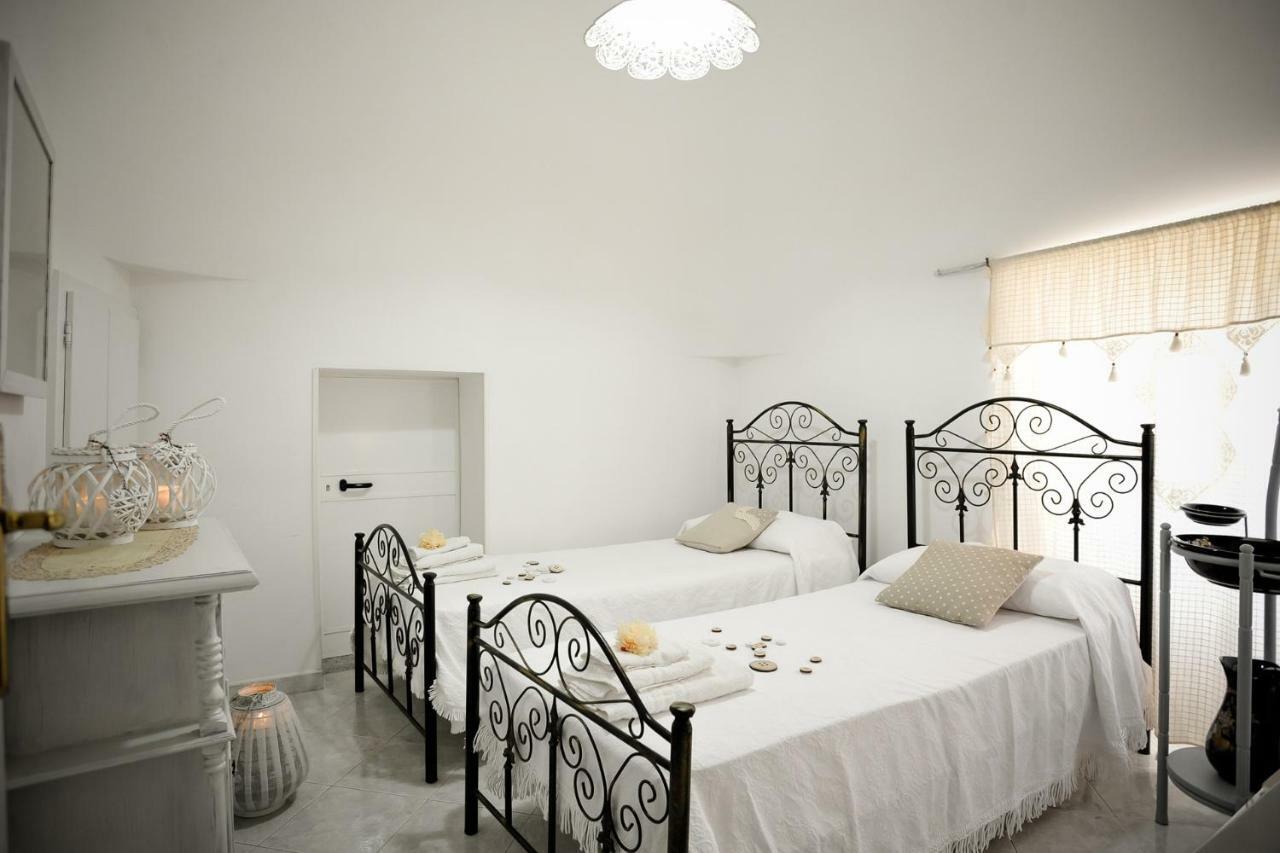 Trulli Di Nonna Palma Villa โลโกโรตอนโด ภายนอก รูปภาพ